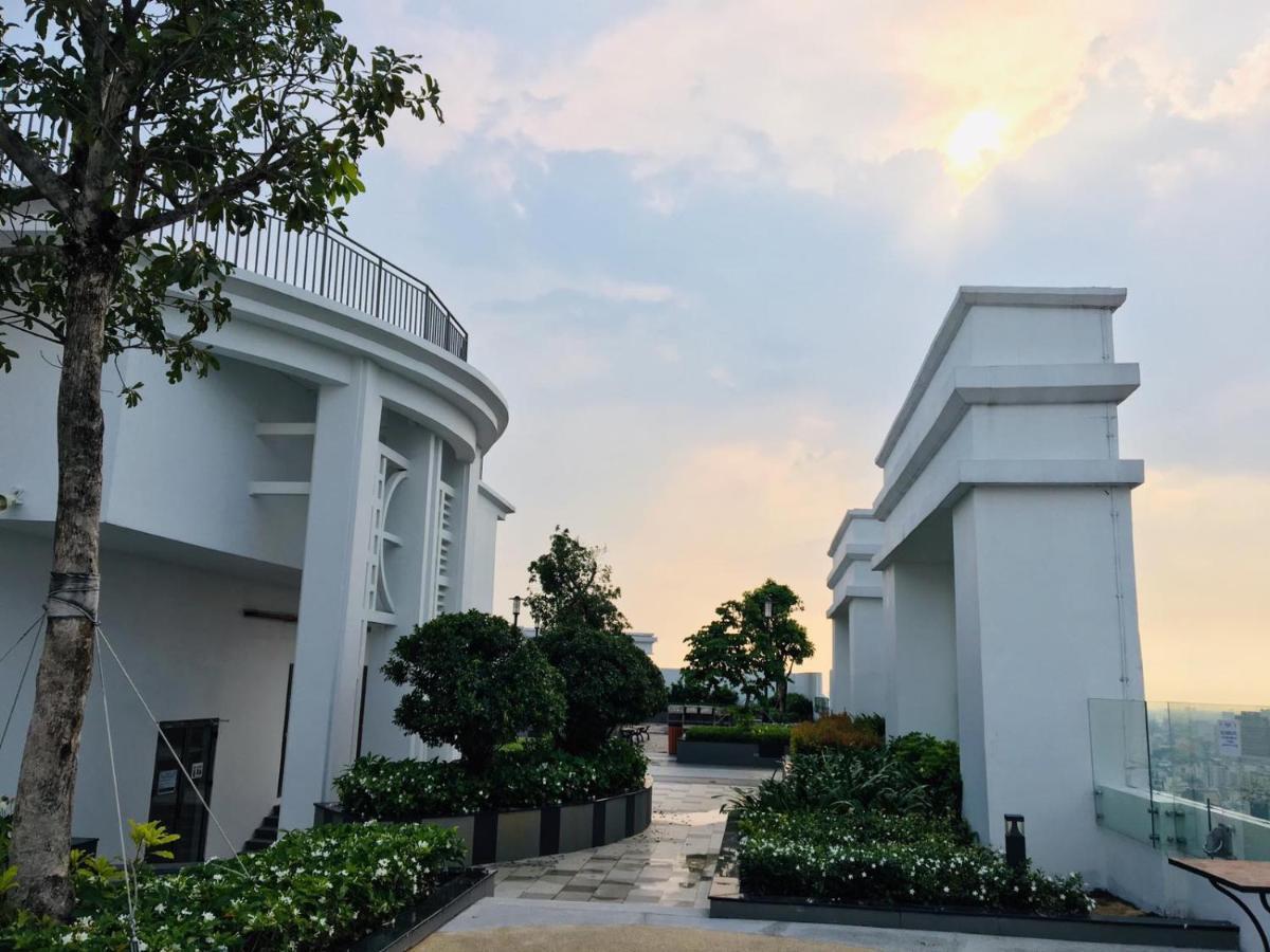Gold Bee Dormitary Service Apartment Cidade de Ho Chi Minh Exterior foto