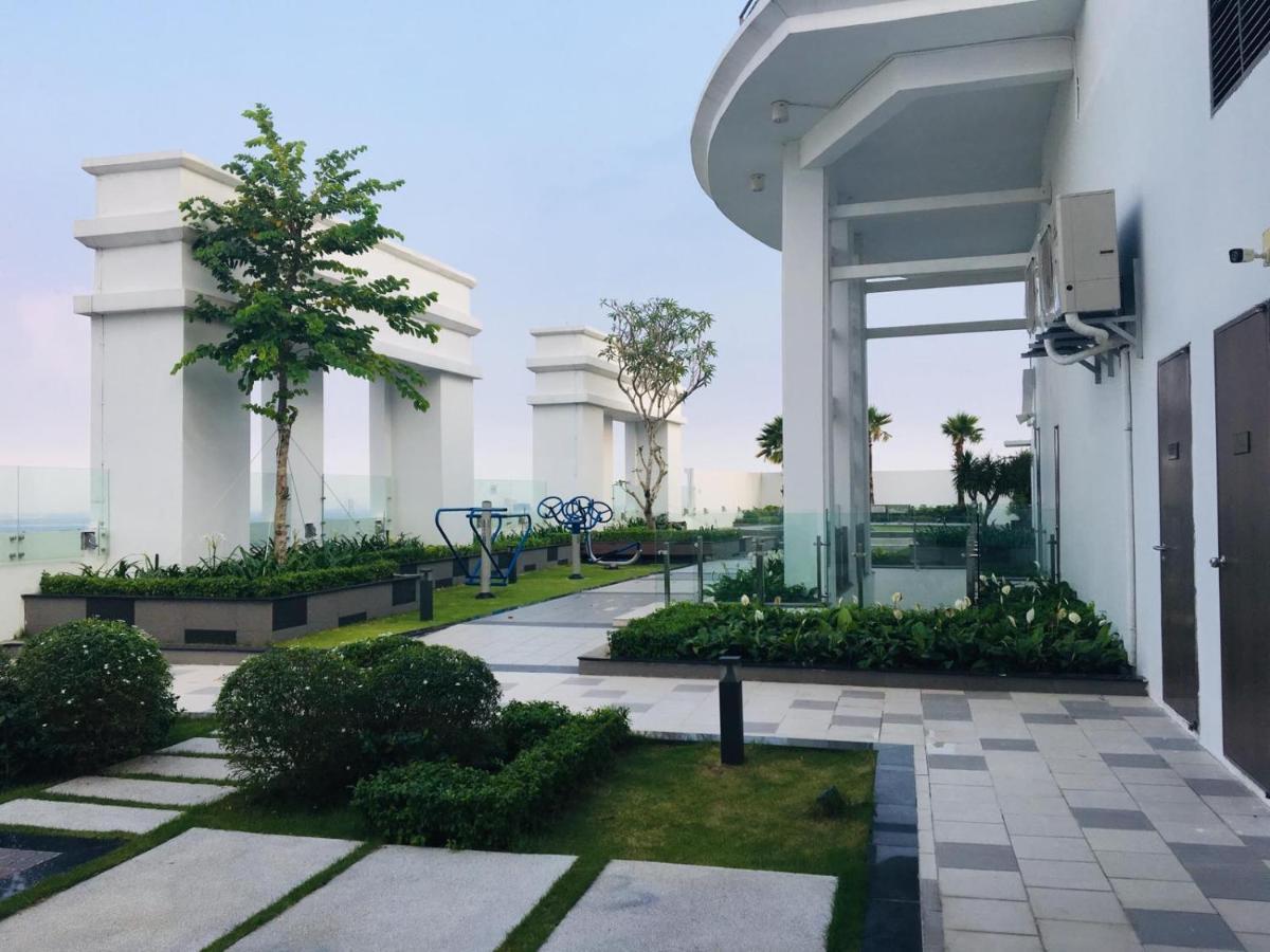 Gold Bee Dormitary Service Apartment Cidade de Ho Chi Minh Exterior foto